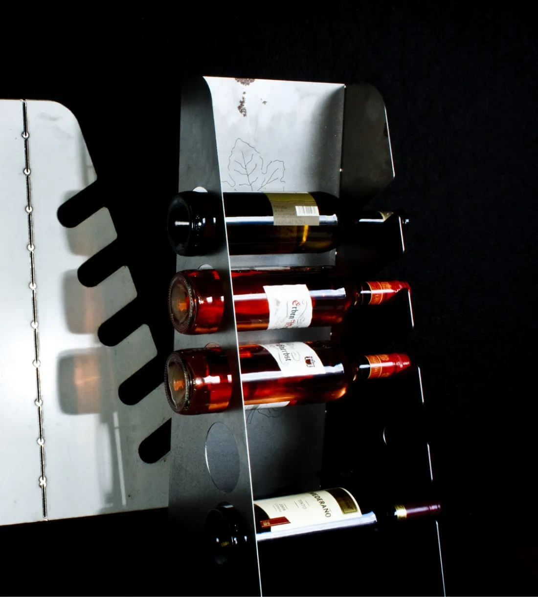 Individuell gefertigtes Weinregal aus Edelstahl